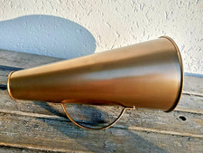 Mégaphone vintage ,porte voix ,film, studio de cinéma ,déco maison ,collection